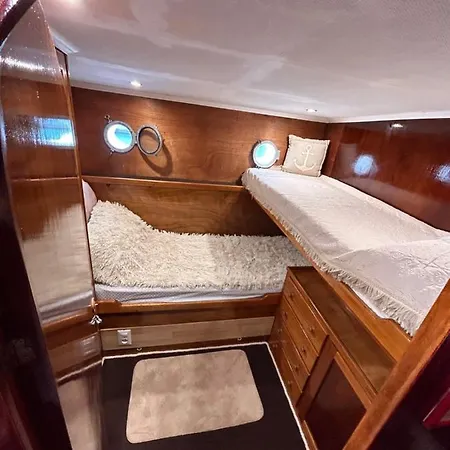 Bonasera Botel *