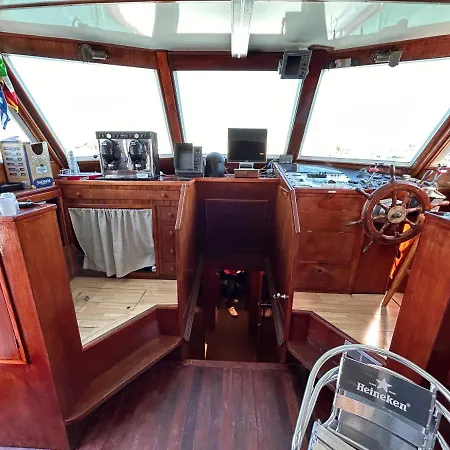 Bonasera Botel *